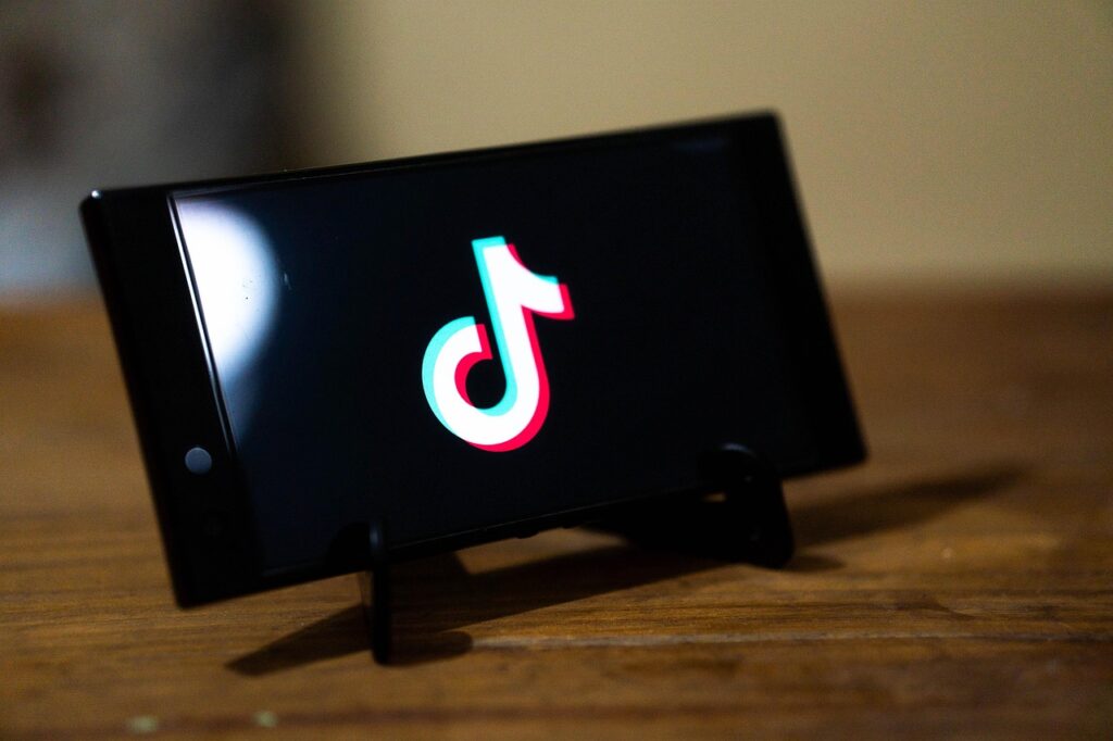 Kích Thước TikTok 2026: Bí Quyết Tối Ưu Video và Hình Ảnh Để Thống Trị Nền Tảng