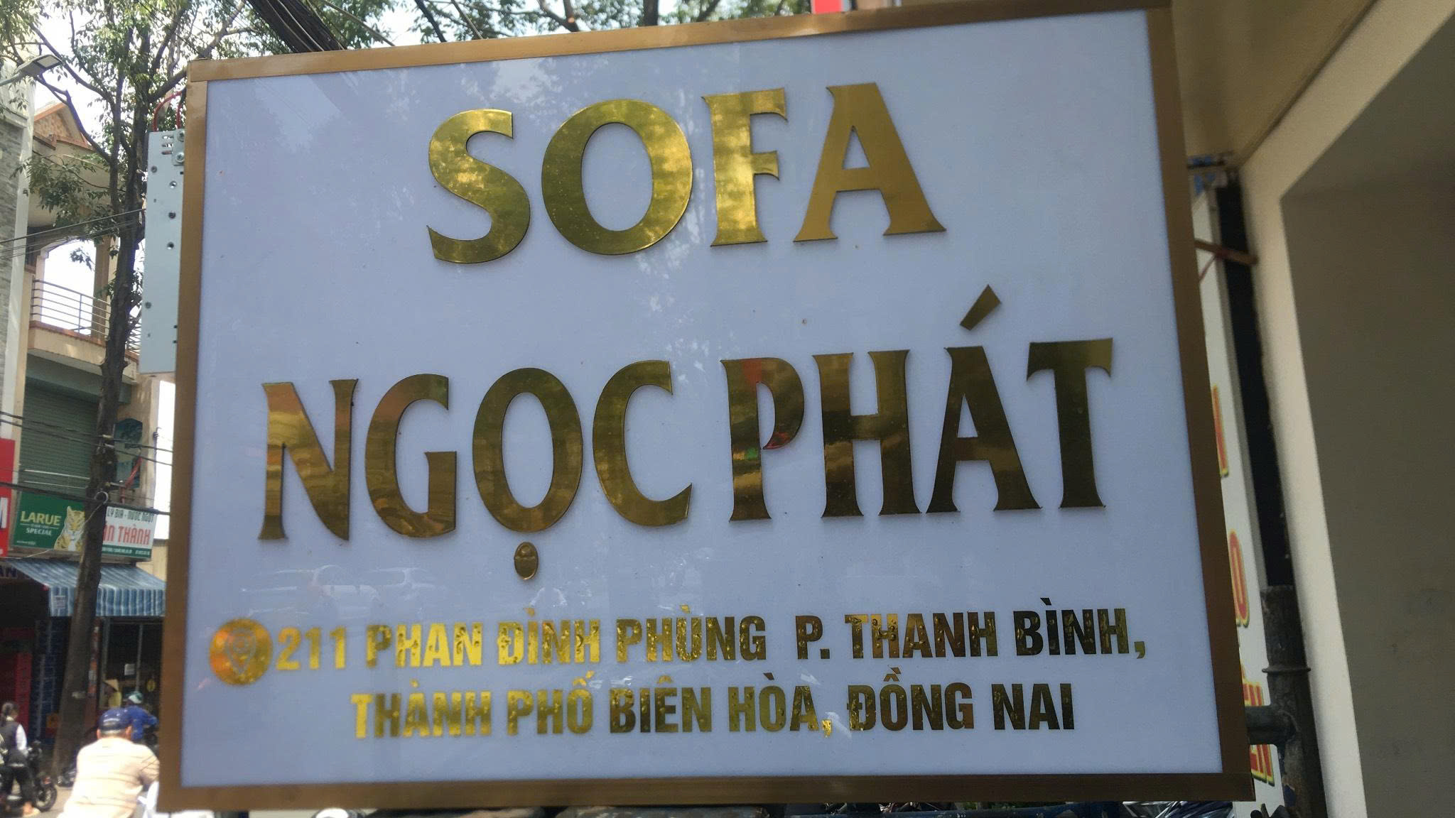 Thiết Kế Thi Công Làm Bảng Hiệu Cửa Hàng Tại TP. Đồng Nai